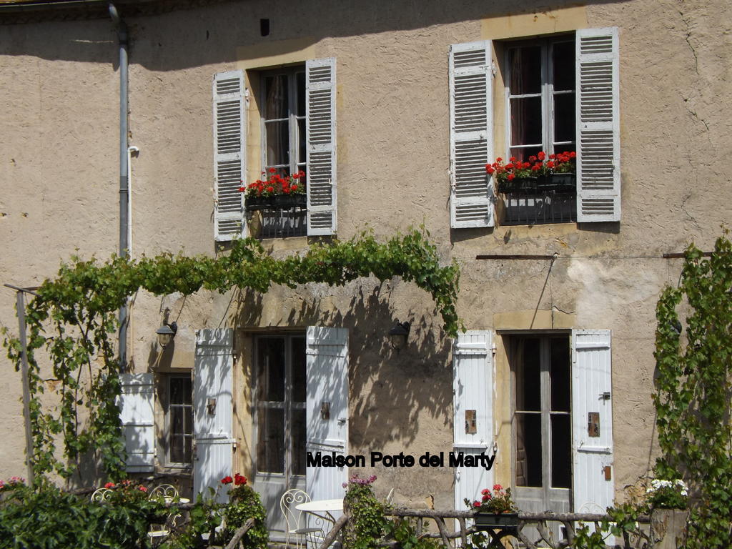 Maison Porte Del Marty Lalinde Bagian luar foto